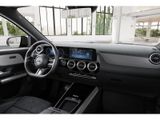 MERCEDES-BENZ GLA 200 d | AMG NIGHT AHK DISTR KAMERA PANO SPUR