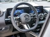 MERCEDES-BENZ GLA 200 d AMG NIGHT SPUR PANO AHK KAMERA PDC