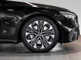 MERCEDES-BENZ E 300 de 4MATIC T-Modell mit EQ Hybrid Technologie