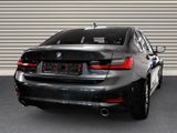 BMW 320i Advantage