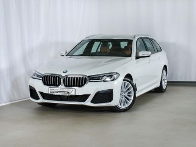 BMW 520 d Touring xDrive M Sport Leder LED Navi AD ACC Parklenkass. Rückfahrkam.