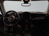 MINI Cooper Essential Trim LED DAB NAVI Klima PDC