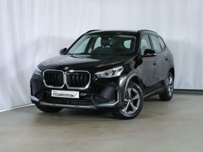 BMW X1 18i9 AHK Sportsitz SHZ Kamera Parkaisstent