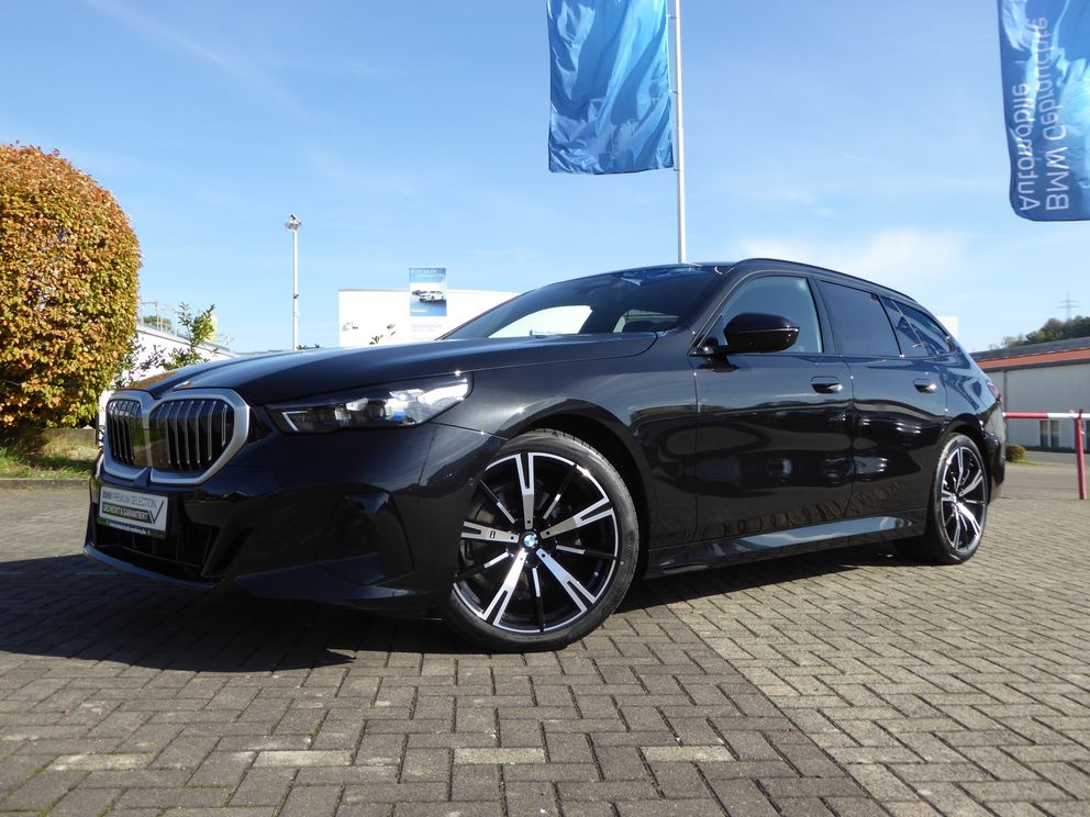 BMW 520 d xDrive Touring M Sport Standheizung AHK Innenraumkamera