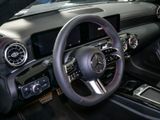 MERCEDES-BENZ CLA 200 SB AMG Distr Pano Kamera elHeckk Keyless
