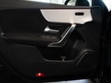 MERCEDES-BENZ A 180 KOM AMG NIGHT KAMERA PANO SPUR PDC SHD SHZ