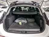 MERCEDES-BENZ C 300 e T // BURM AMG NIGHT DISTR SPUR PANO PDC