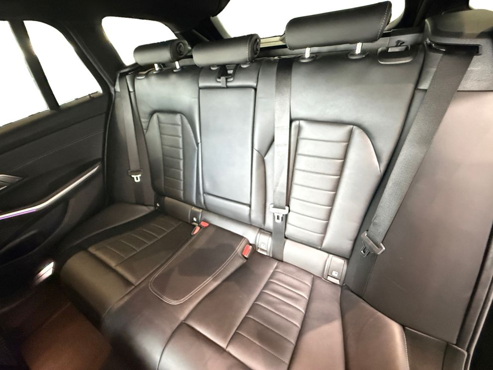 BMW 330 e Touring M Sport Laserlicht+HUD+SHZ DW 0,5%