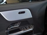 MERCEDES-BENZ GLA 200 AMG NIGHT MULTI 360 AHK DISTR KAMERA PDC