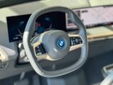BMW iX 40 xDrive Park-Assistent ACC LenkradHZG Rückfahrkam. 360 Kamera NP.88.670,-