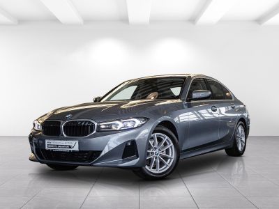 BMW 320 d+Panorama+Navi+HUD+RFK+eSitze+LenkradHZG+PDC