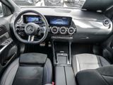 MERCEDES-BENZ GLA 200 d // AMG Navi LED Distr Spur PDC AHK