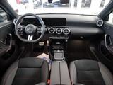 MERCEDES-BENZ A 200 // AMG SPUR KAMERA PDC SHZ