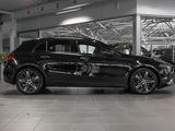 MERCEDES-BENZ A 180 d // NIGHT PROGRESSIVE DISTR KAMERA PANO