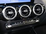 MERCEDES-BENZ GLA 180 , PROGRESSIVE KAMERA PANO SPUR PDC SHD