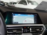 BMW 330 i touring Luxury Line DISTR PANO SPUR PDC
