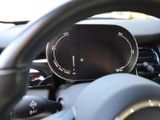 MINI Cooper SE Navi LED Apple CarPlay digitales Cockpit Mehrzonenklima 2-Zonen-Klimaautom