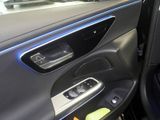 MERCEDES-BENZ E 220 d T //  AVANTGARDE AHK DISTR KAMERA SPUR