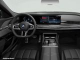 BMW M760e xDrive Limousine