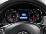 MERCEDES-BENZ GLA 180 Sport Utility Vehicle AHK PDC SHZ