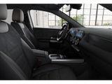 MERCEDES-BENZ GLA 200 // AMG NIGHT SPUR KAMERA PDC SHZ MULTI