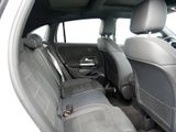 MERCEDES-BENZ GLA 200 d | AMG NIGHT AHK DISTR KAMERA PANO SPUR