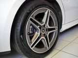 MERCEDES-BENZ A 200 d // AMG SPUR KAMERA PDC SHZ