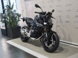 BMW F 900 R DEAL-BOXENSTOP Triple Black Dynamik/ Komfort Pak.
