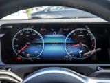 MERCEDES-BENZ A 200  AMG NIGHT SPUR PANO KAMERA PDC SHZ MULTI