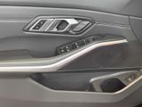 BMW 330 i M Sport+StandHZG+Laserlicht+Schiebedach