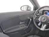 MERCEDES-BENZ A 200 , PROGRESSIVE SPUR PANO 360 PDC SHZ MULTI