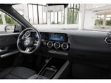 MERCEDES-BENZ GLA 200 d // AMG SPUR KAMERA PDC SHZ MULTI