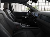 MERCEDES-BENZ GLA 200 d // DISTR KAMERA SPUR PDC SHZ