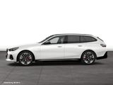 BMW 550e xDrive Touring