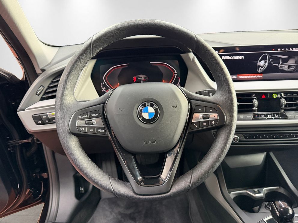 BMW 118 i-Automatik+Advantage+LM+PDC+SZH+LED