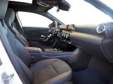 MERCEDES-BENZ A 200 d AMG Night Navi LED PDC Distr Carplay