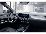 MERCEDES-BENZ GLA 200 PROGRESSIVE AHK KAMERA PANO SPUR SHD SHZ