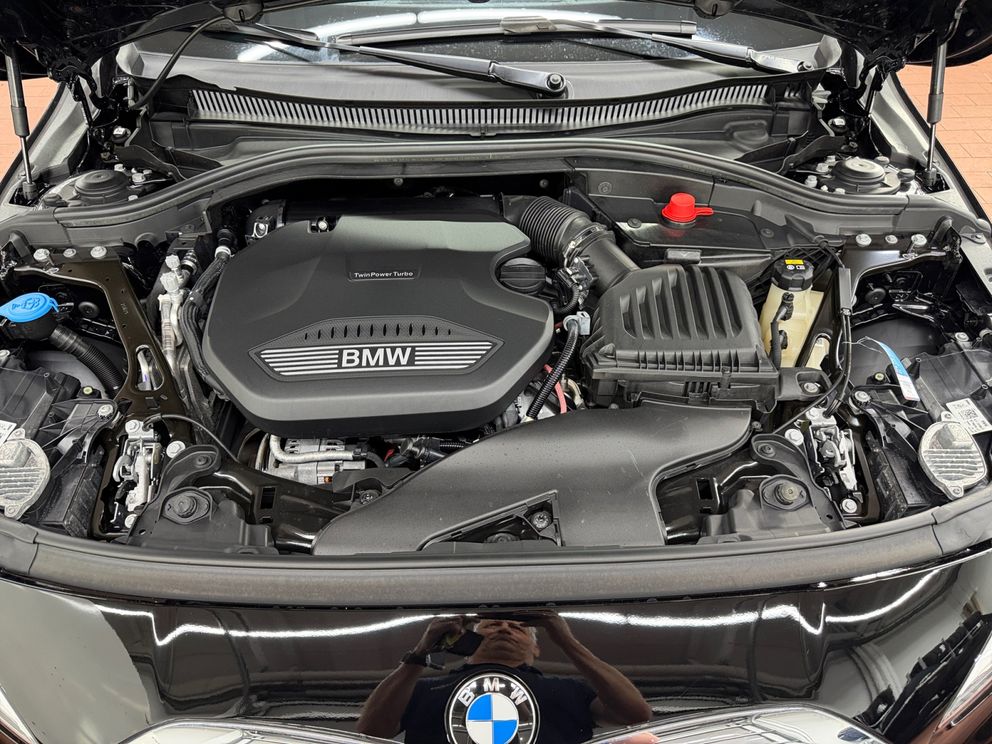 BMW 116 d Modell Advantage SHZ+LED+PDC+HUD+Navi