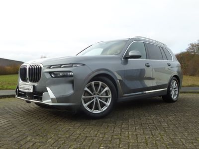 BMW X7 xDrive40i Standheizung Panoramadach AHK Iconic Glow