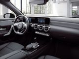 MERCEDES-BENZ A 200 AMG NIGHT MULTI DISTR KAMERA PANO SPUR PDC