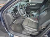 VOLVO XC40 R Design  EU6d Schiebedach+Rfk+PDC+NAVI+SHZ