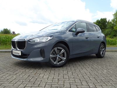 BMW 218 Active Tourer i Navi LED Harman Kardon Rückfahrkamera