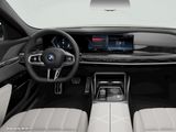 BMW M760e xDrive Limousine