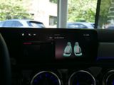 MERCEDES-BENZ A 250 4M AMG NIGHT SPUR PANO AHK DISTR KAMERA