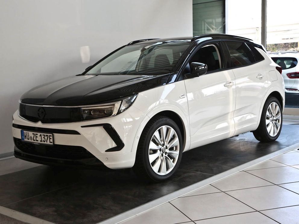 OPEL Grandland GSe Plug-in Hybrid 4 1.6 +Kamera+