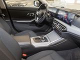 BMW 318 dTour+Navi+DAB+RFK+e-Sitze+LenkradHZG+PDCv+h