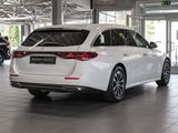 MERCEDES-BENZ E 220 T d , AVANTGARDE BURM AHK DISTR KAMERA PDC