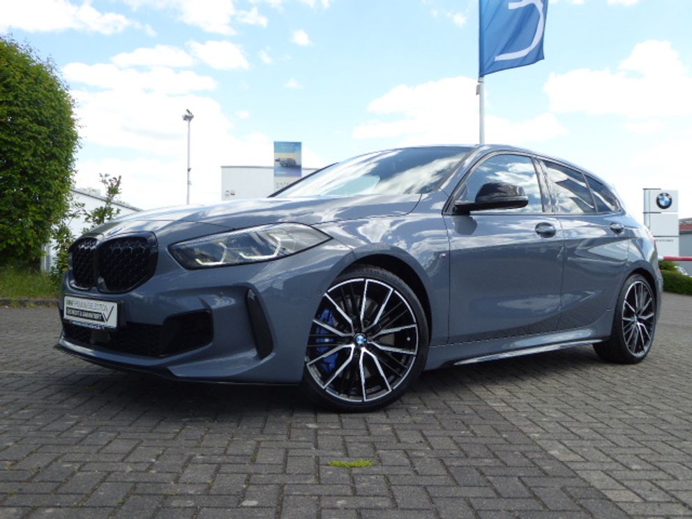 BMW M135 i xDrive M Performance Navi Leder Harman Kardon