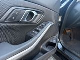 BMW 320 i Touring Advantage +SHZ+PDC+NAV+CARPLAY+