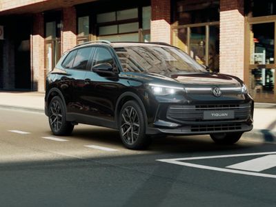 VW Tiguan Life 2.0 TDI NAVI+SITZHZ+ACC+PDC+CARPLAY